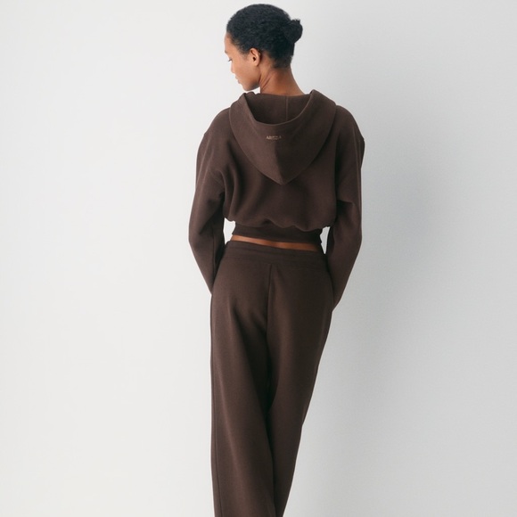 Aritzia cozy sweatfleece perfect crop zip hoodie cropped rich mocha brown NWT - Picture 3 of 4